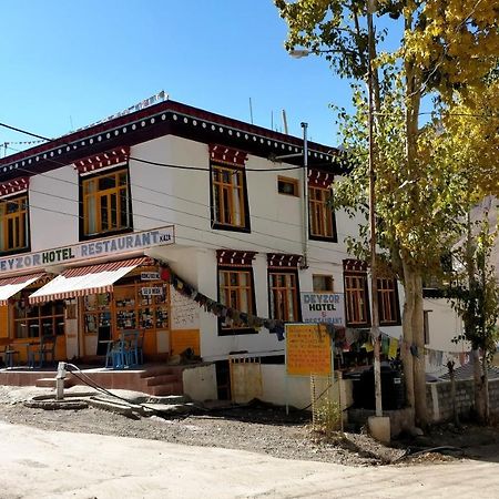 Hotel Deyzor Kaza Esterno foto